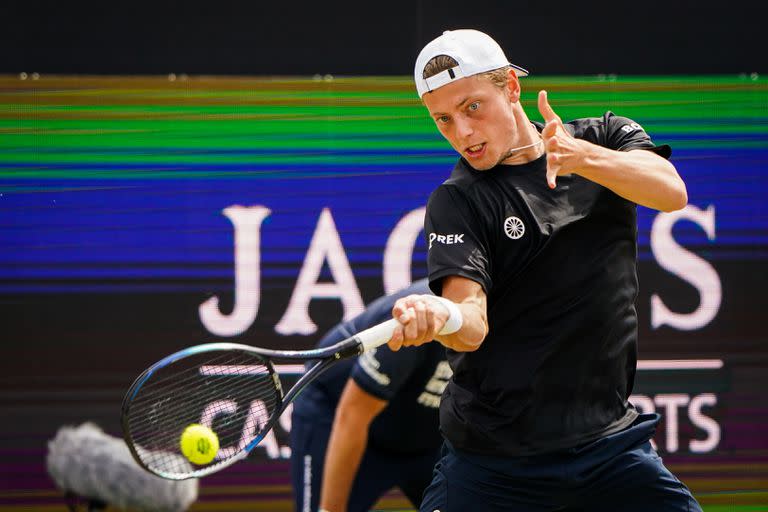 Gran sorpresa: Tim van Rijthoven, de los Países Bajos, venció a Daniil Medvedev y ganó el título ATP en 's-Hertogenbosch.