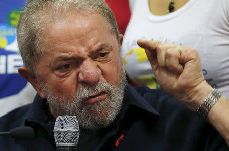 Former Brazilian President Luiz Inacio Lula da Silva gives a statement to the media after being detained for questioning in a federal investigation of a bribery and money laundering scheme in Sao Paulo, Brazil, March 4, 2016. REUTERS/Paulo Whitaker