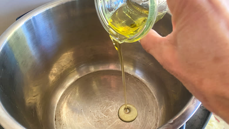 adding oil to instant pot