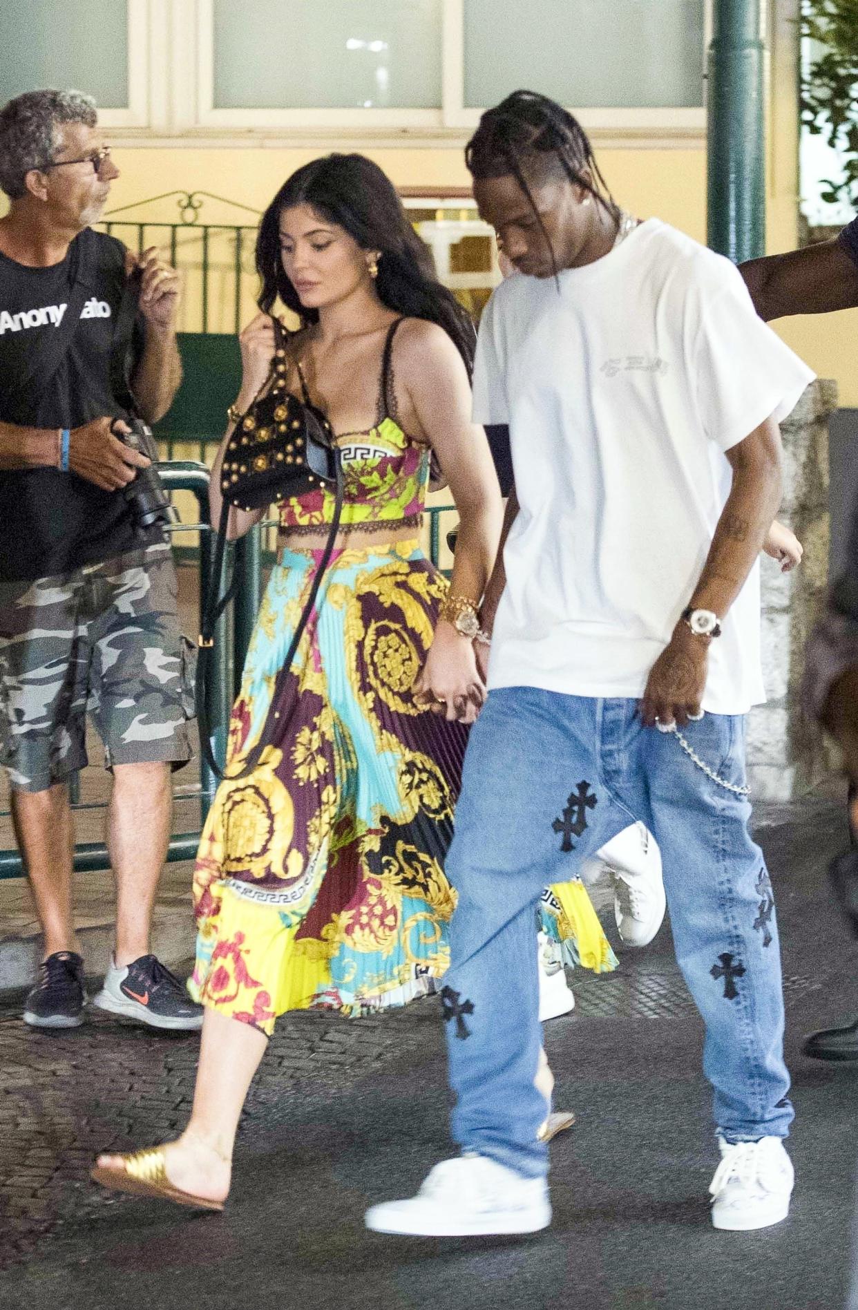 <h1 class="title">Kylie Jenner, Travis Scott</h1><cite class="credit">Photo: Backgrid</cite>