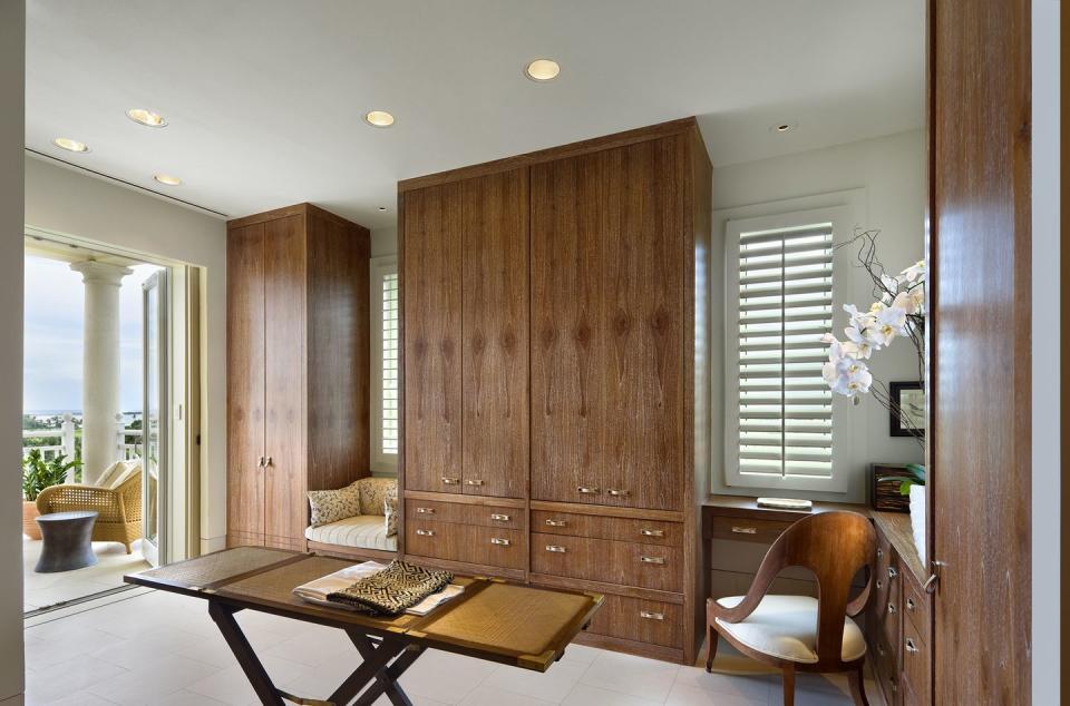 A seaside Penthouse Dressing Room