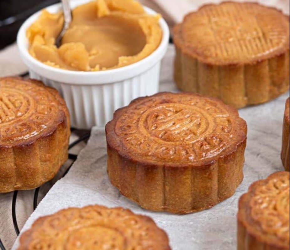 <p>Catherine Zhang</p><p>How to make a classic mooncake with step-by-step instructions.</p><p><strong>Get the recipe here: <a href="/1266123/kavitharamaswamy/mid-autumn-festival-mooncakes/" data-ylk="slk:Classic Mooncake;elm:context_link;itc:0;sec:content-canvas" class="link ">Classic Mooncake</a></strong></p>