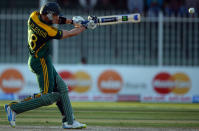 South African player Faf du Plessis plays a shot during the fifth and final one-day against Pakistan at the Sharjah Cricket Stadium in Sharjah on November 11, 2013. South Africa are winning the five-match series with an unbeatable 3-1 lead. AFP PHOTO/ASIF HASSAN