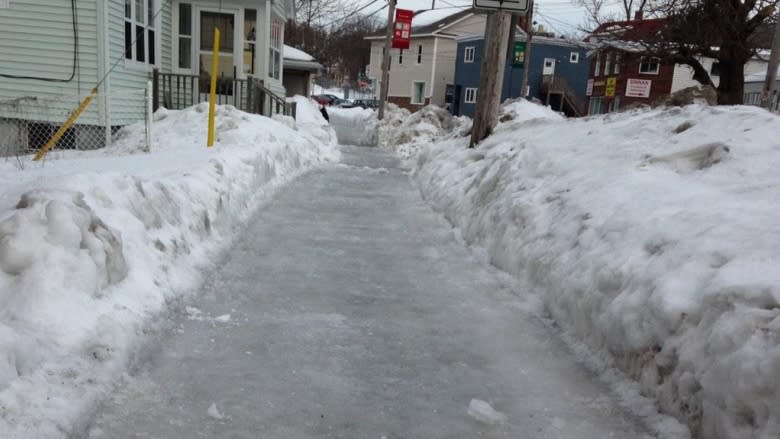 Halifax not obliged to clear sidewalks, fall victim told