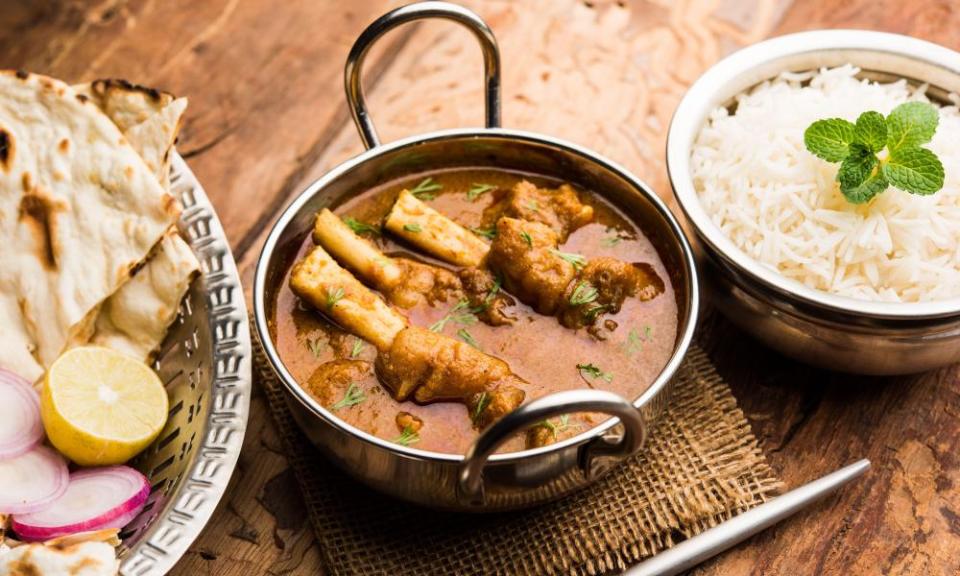 Hyderabadi mutton paya, nehari, nazari or nihari masala, served with naan and rice.