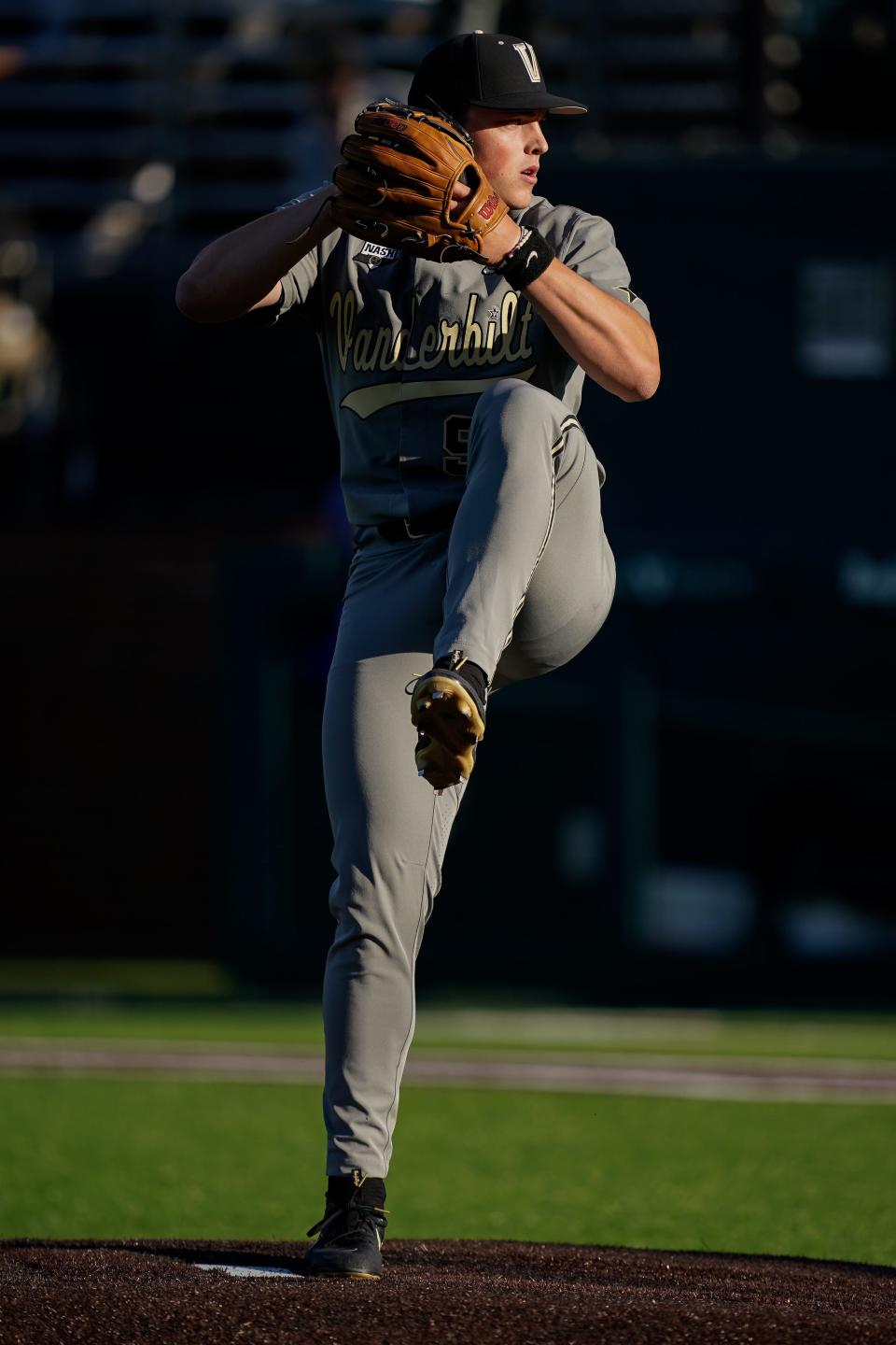 Vanderbilt pitcher Greysen Carter (98) pitches against Georgia State during the first inning at Hawkins Field in Nashville, Tenn., Tuesday, May 2, 2023.