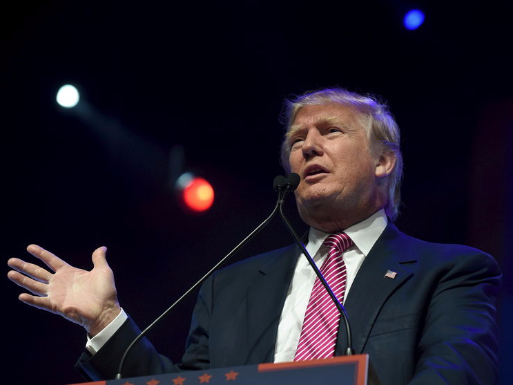 U.S. Republican presidential candidate Donald Trump speaks during a campaign rally in Greenville, South Carolina February 15, 2016.   REUTERS/Rainier Ehrhardt 