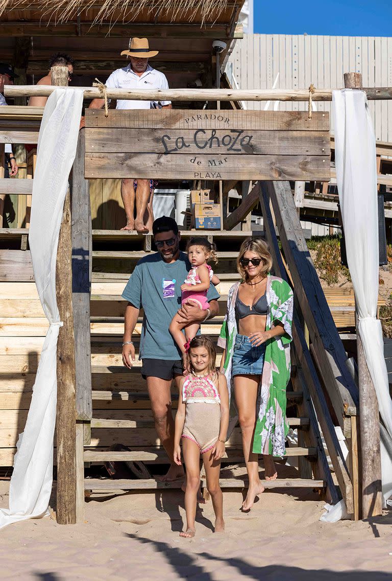 La modelo y actriz disfrutó de una tarde a pleno sol junto a su familia