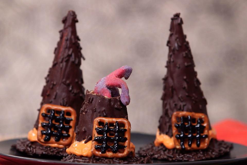 Witch Hat Cookie Cones