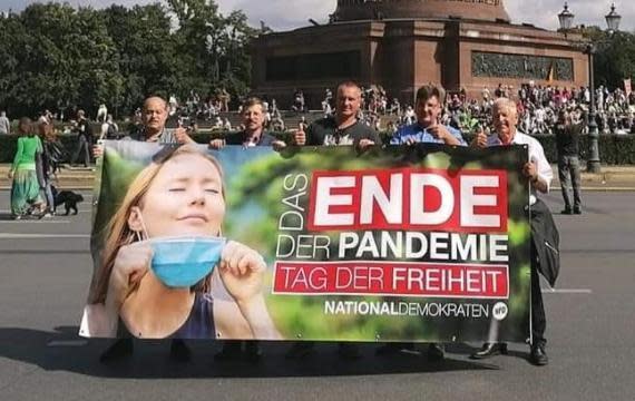 許多民眾上街抗議德國政府的防疫政策。（翻攝自NPD Rhein-Neckar臉書）