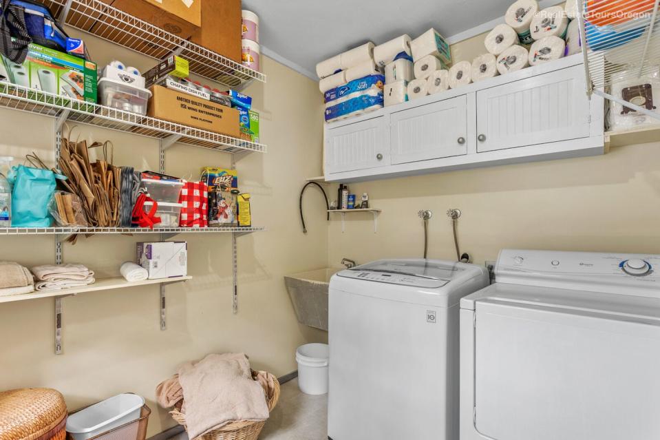 6) Laundry Room