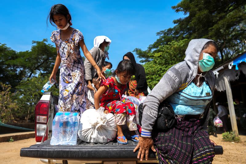 Thailand send hundreds of refugees back to Myanmar despite the continued fighting