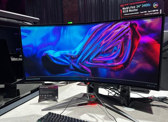 The World's First 32 4K OLED 240Hz Gaming Monitor - ROG Swift OLED  PG32UCDM