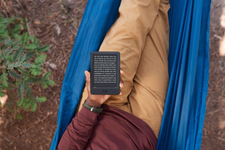 Amazon's new Kindle for 2022 comes with a dark mode.