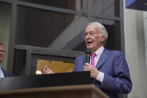 Senator Ed Markey commends Granite’s contributions to the local community and its leadership in the telecommunications industry during his remarks at the ribbon cutting ceremony for Granite’s new headquarters. (Photo: Business Wire)