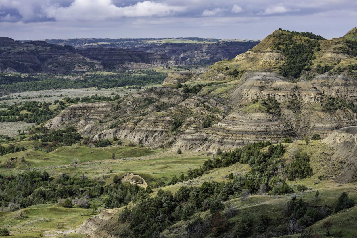 Overlook at the River Bend in the North Unit of Theodore Roosevelt National Park, North Dakota. Little Missouri River causing the erosion into Badlands.