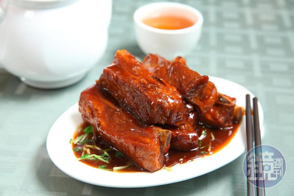 無錫肉骨頭是蔣緯國到沁園春必吃的招牌料理。（380元／份）