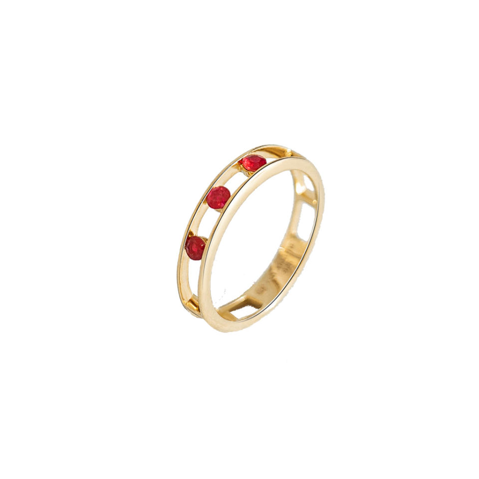 <p>Prix : 290 euros</p><br><a href="https://calabrune.com/products/bague-minuit-rubis" rel="nofollow noopener" target="_blank" data-ylk="slk:Acheter;elm:context_link;itc:0;sec:content-canvas" class="link ">Acheter</a><br><a href="https://www.elle.fr/Mode/Accessoires-de-Mode/Les-50-bijoux-de-vos-vacances#xtor=AL-541" rel="nofollow noopener" target="_blank" data-ylk="slk:Voir la suite des photos sur ELLE.fr;elm:context_link;itc:0;sec:content-canvas" class="link ">Voir la suite des photos sur ELLE.fr</a><br><h3> A lire aussi </h3><ul><li><a href="https://www.elle.fr/Mode/Accessoires-de-Mode/20-bijoux-coquillages-pour-succomber-a-la-tendance-de-l-ete#xtor=AL-541" rel="nofollow noopener" target="_blank" data-ylk="slk:15 bijoux coquillages pour succomber à la tendance de l'été;elm:context_link;itc:0;sec:content-canvas" class="link ">15 bijoux coquillages pour succomber à la tendance de l'été</a></li><li><a href="https://www.elle.fr/Mode/Joaillerie-Horlogerie/L-inspiration-de-Justine-Clenquet-creatrice-de-bijoux-durables-3931410#xtor=AL-541" rel="nofollow noopener" target="_blank" data-ylk="slk:L'inspiration de Justine Clenquet, créatrice de bijoux durables;elm:context_link;itc:0;sec:content-canvas" class="link ">L'inspiration de Justine Clenquet, créatrice de bijoux durables</a></li><li><a href="https://www.elle.fr/Mode/Joaillerie-Horlogerie/Bijoux-dores#xtor=AL-541" rel="nofollow noopener" target="_blank" data-ylk="slk:35 bijoux dorés pour illuminer son look;elm:context_link;itc:0;sec:content-canvas" class="link ">35 bijoux dorés pour illuminer son look</a></li><li><a href="https://www.elle.fr/Mode/Joaillerie-Horlogerie/Les-coups-de-coeur-de-la-creatrice-de-bijoux-Pascale-Monvoisin-3929151#xtor=AL-541" rel="nofollow noopener" target="_blank" data-ylk="slk:Les coups de coeur de la créatrice de bijoux Pascale Monvoisin;elm:context_link;itc:0;sec:content-canvas" class="link ">Les coups de coeur de la créatrice de bijoux Pascale Monvoisin</a></li><li><a href="https://www.elle.fr/Astro/Horoscope/Quotidien#xtor=AL-541" rel="nofollow noopener" target="_blank" data-ylk="slk:Consultez votre horoscope sur ELLE;elm:context_link;itc:0;sec:content-canvas" class="link ">Consultez votre horoscope sur ELLE</a></li></ul>