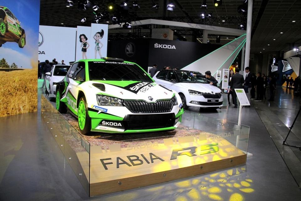 2020-skoda-wrc2-fabia-r5-vr-model