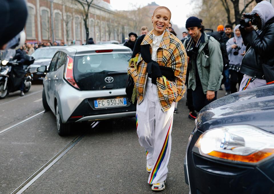 Phil Oh captures the best street style beauty looks of Milan Fashion Week Fall 2018, from twin pink bobs to kitschy plastic hair accessories.