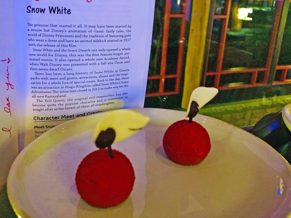 poison apple dessert at story book dining in disney world