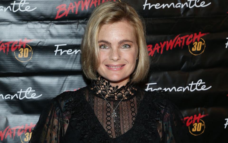 <p>Ihre Versuche, aus ihrer Bekanntheit Kapital zu schlagen, blieben erfolglos: Erika Eleniak kam nach ihrem "Baywatch"-Ausstieg aus der Serie nie mehr über kleinere Rollen in (Trash-)Filmen ("Bordello of Blood", "Dracula 3000") und Serien ("CSI: Miami", "Desperate Housewives") hinaus. (Bild: Phillip Faraone/WireImage)</p> 