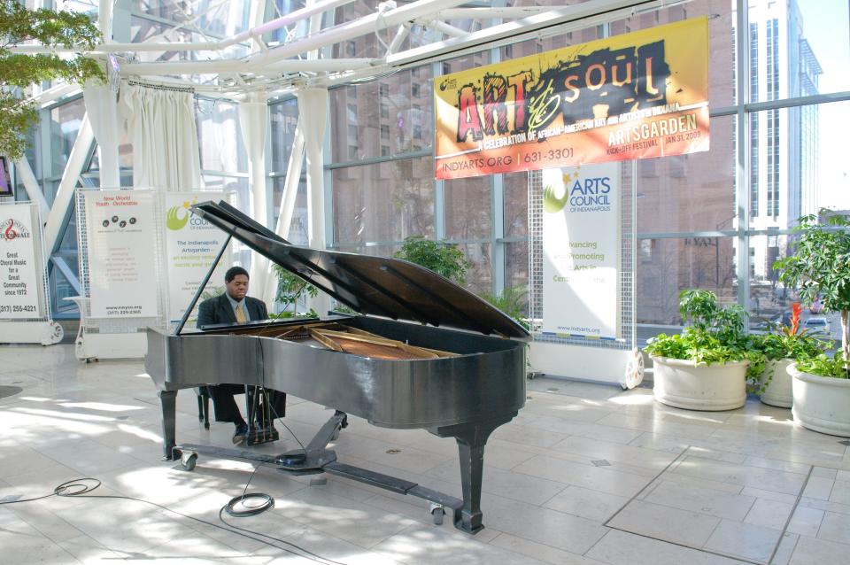 Herman Whitfield III performs at the Indianapolis Arts Garden on Feb. 13, 2009. Whitfield died while in police custody after being tased April 25, 2022.