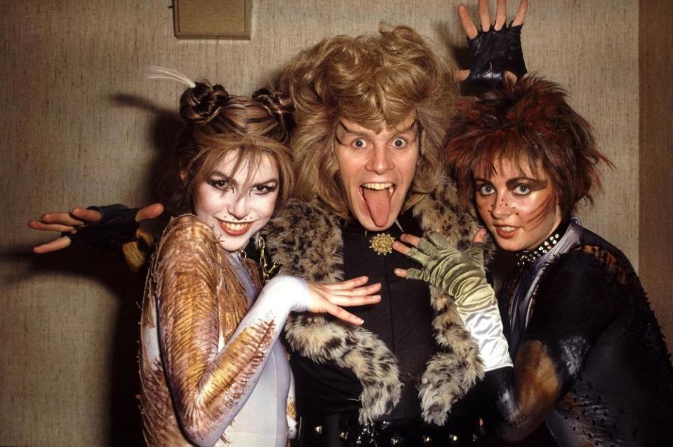 Finola Hughes, Paul Nicholas and Sarah Brightman in Cats in 1981.