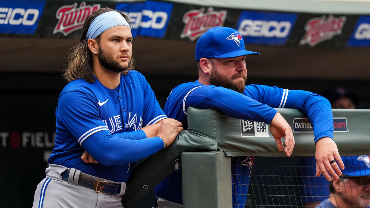 Robbie Ray doesn't travel with Mariners to Toronto series