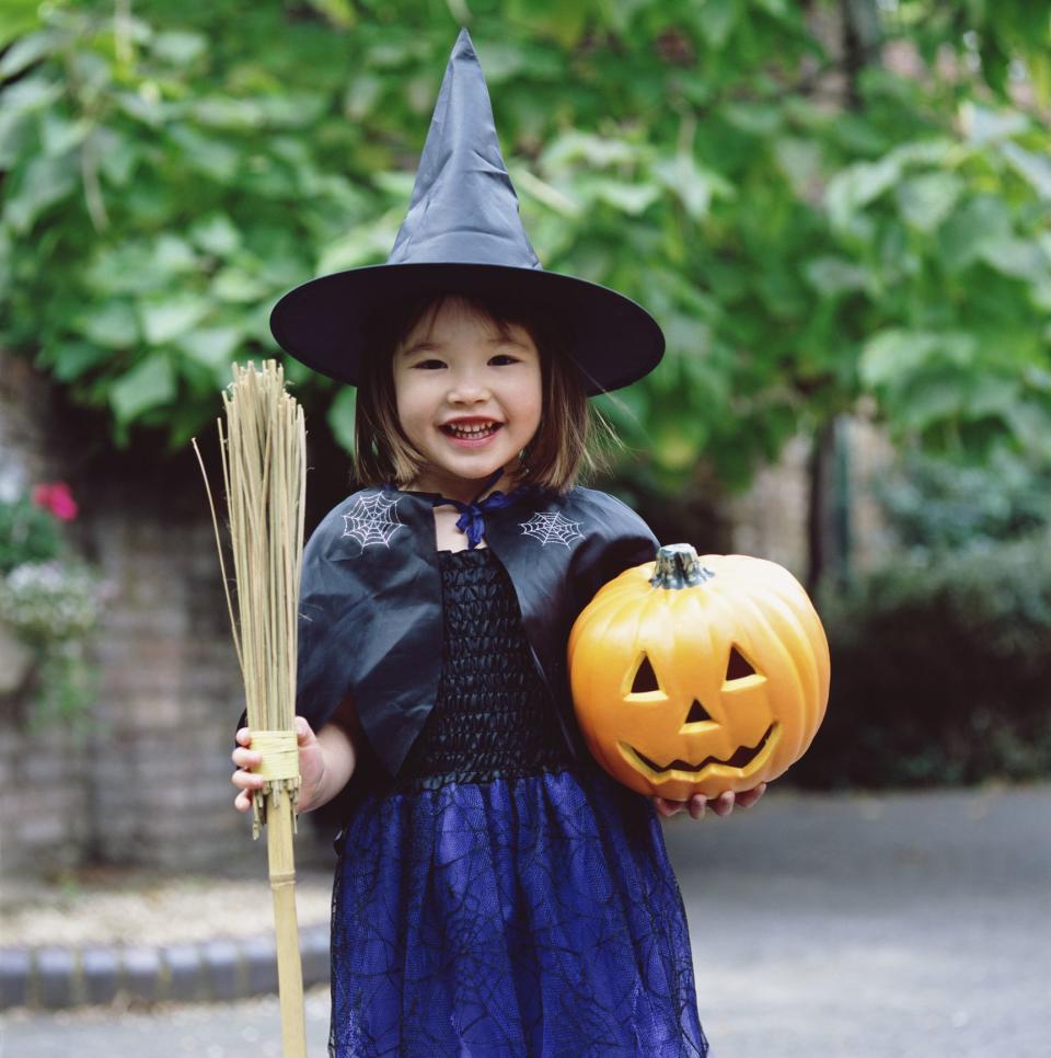 90 Last-Minute Halloween Costumes That Are So Easy to Make It's Scary