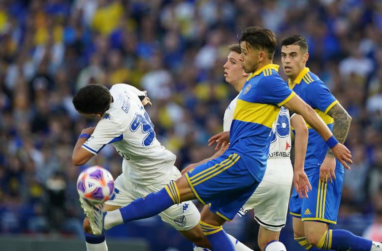 Boca Juniors y Vélez Sarsfield se enfrentan por la noche en el estadio José Amalfitani