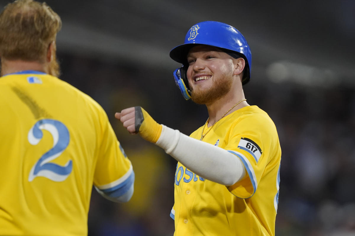 Why Alex Verdugo Should Win a Gold Glove for the Boston Red Sox, Red Sox  Podcast