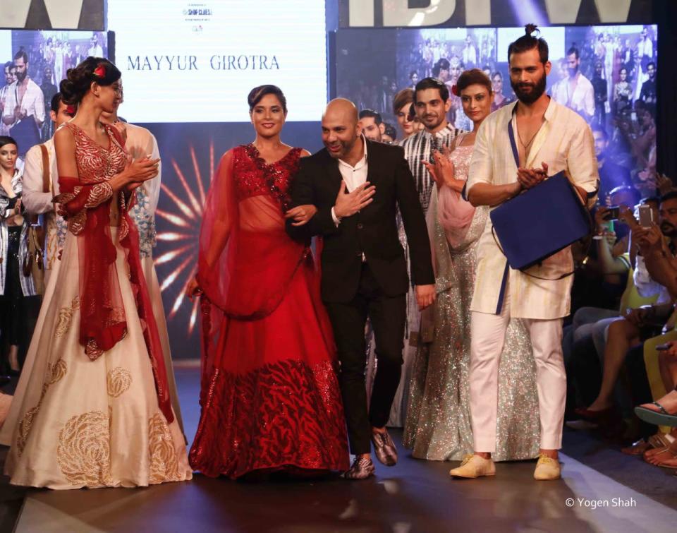 <p>Richa Chadda walks for Mayyur Girotra at the Gionee India Beach Fashion Week 2015 in Goa.</p>