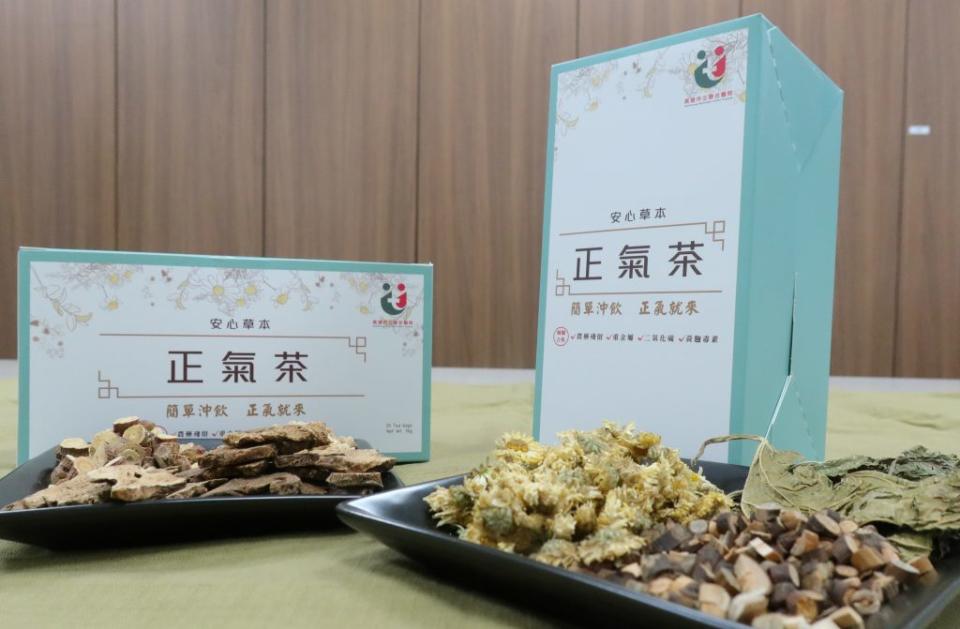 高雄聯合醫院中藥調配防疫茶飲也可協助防疫。（記者許正雄翻攝）