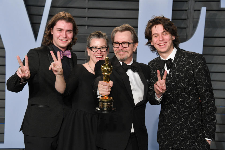 Gulliver Oldman, Gisele Schmidt, actor Gary Oldman and Charlie Oldman attend the 2018 Vanity Fair Oscar Party. (Photo: George Pimentel via Getty Images)