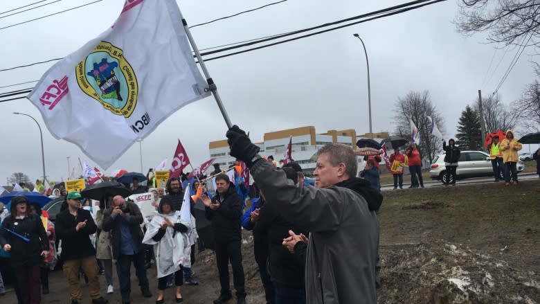 Nursing home workers demonstrate, threaten strike