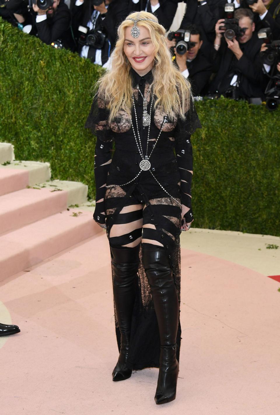 <h1 class="title">Madonna in Givenchy Haute Couture</h1><cite class="credit">Photo: Getty Images</cite>