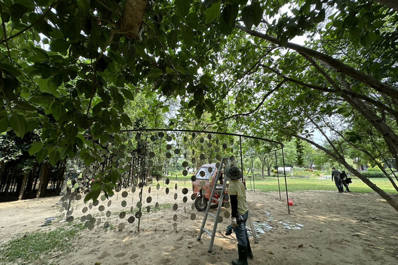 台南山上花園水道博物館裝置藝術「秘鏡」移除 台南山上花園水道博物館園區人氣裝置藝術「秘 鏡」， 因設置於戶外並常遭遊客拉扯損壞，館方決定進行移 除 。 （台南市文化局提供） 中央社記者楊思瑞台南傳真  113年4月14日 