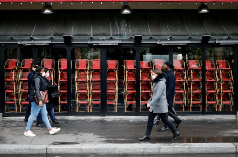 Un restaurant fermé pour cause de confinement, dans une rue de Paris le 23 novembre 2020 - Thomas COEX © 2019 AFP