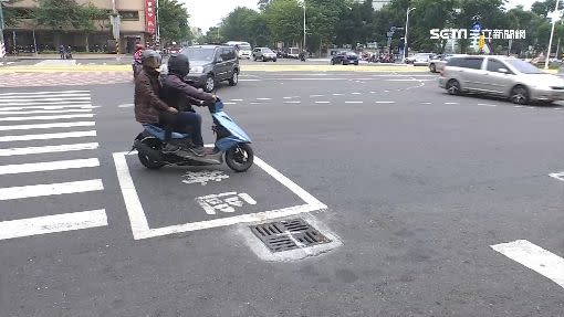 機車待轉區有時也會成為「重災區」。