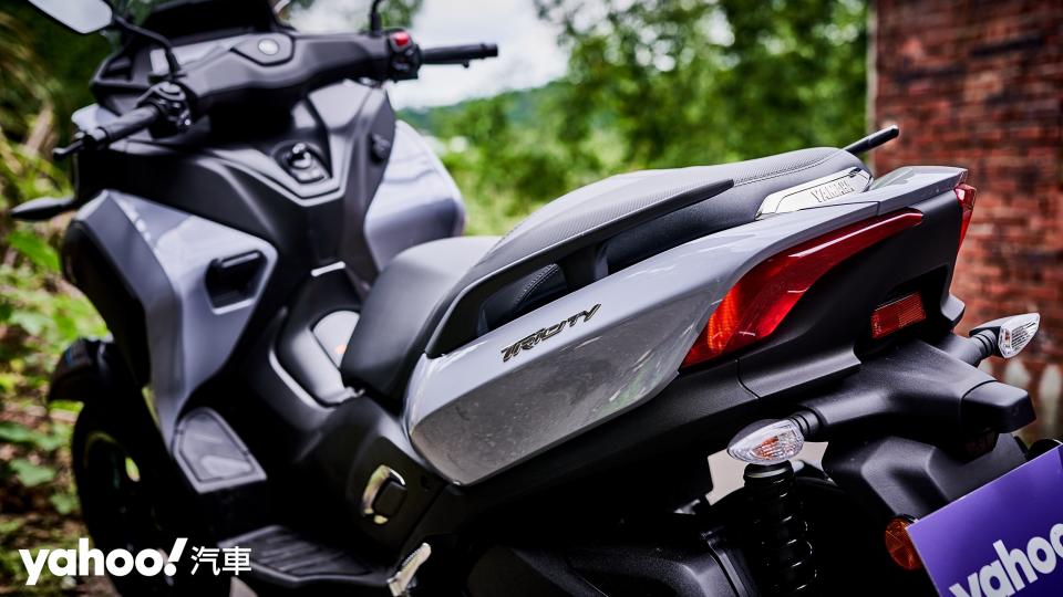 Yamaha Tricity 300跨都會試駕！沈穩中帶樂趣的大三腳玩物！