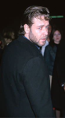 Russell Crowe at the Beverly Hills premiere of Castle Rock's Proof Of Life