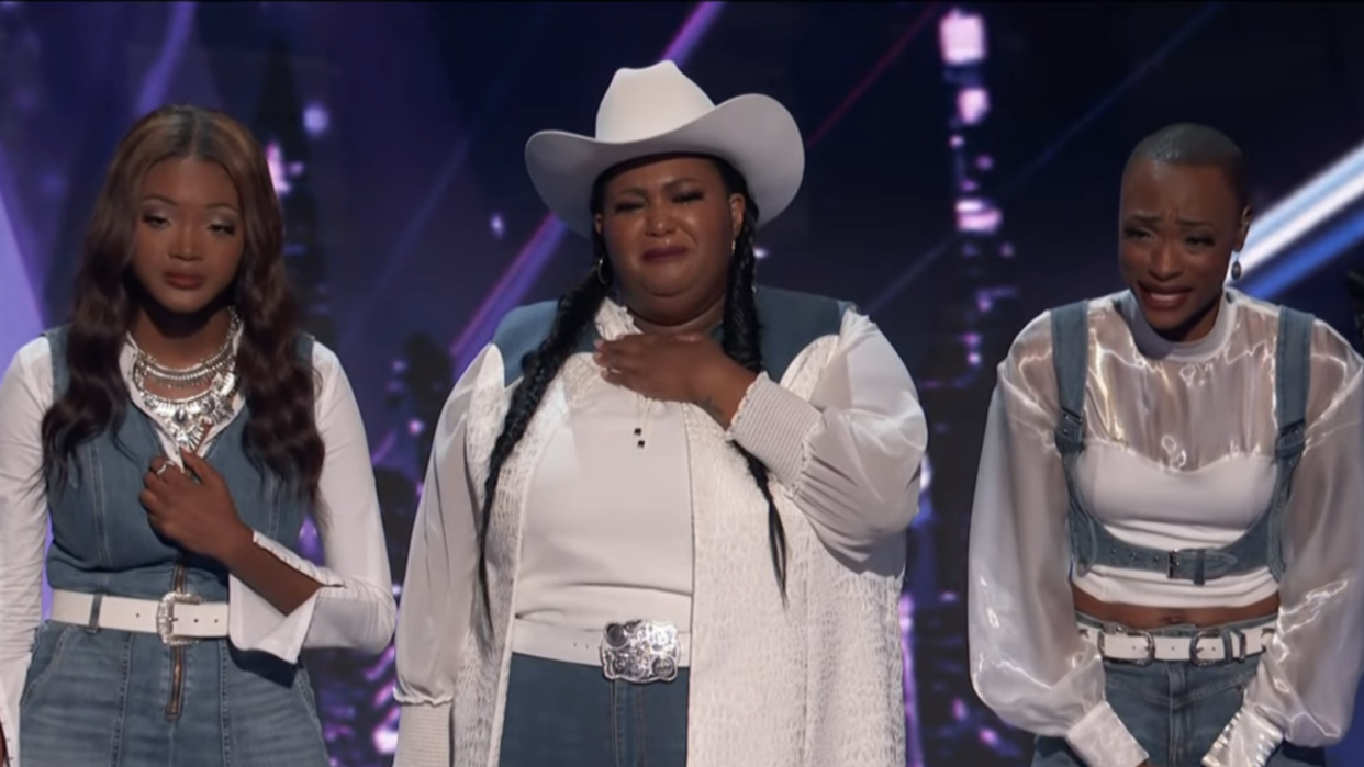  Chapel Hart singing "American Pride" in America's Got Talent finale 