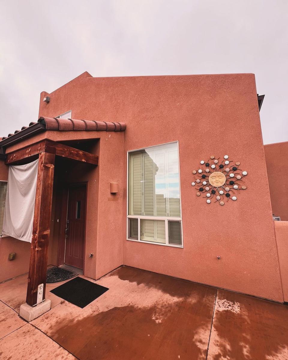 Christine Brown and David Woolley Give Tour of Their Airbnb