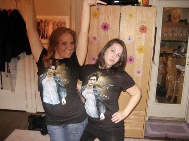 Cara (right) and her friend Anna pose in Twilight swag