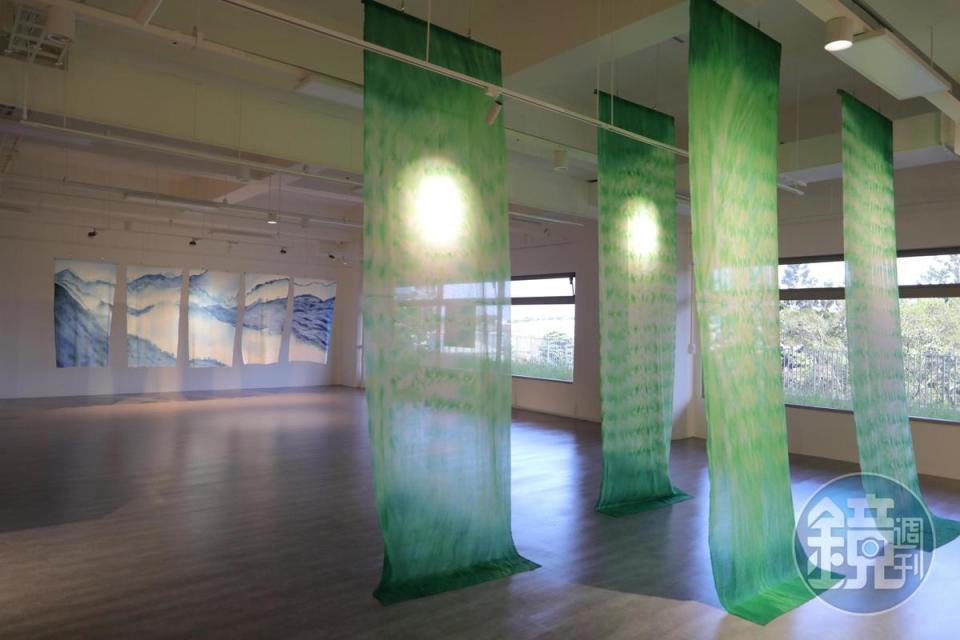 年底前展出日本藝術家山本愛子的作品「飄逸的季節」。