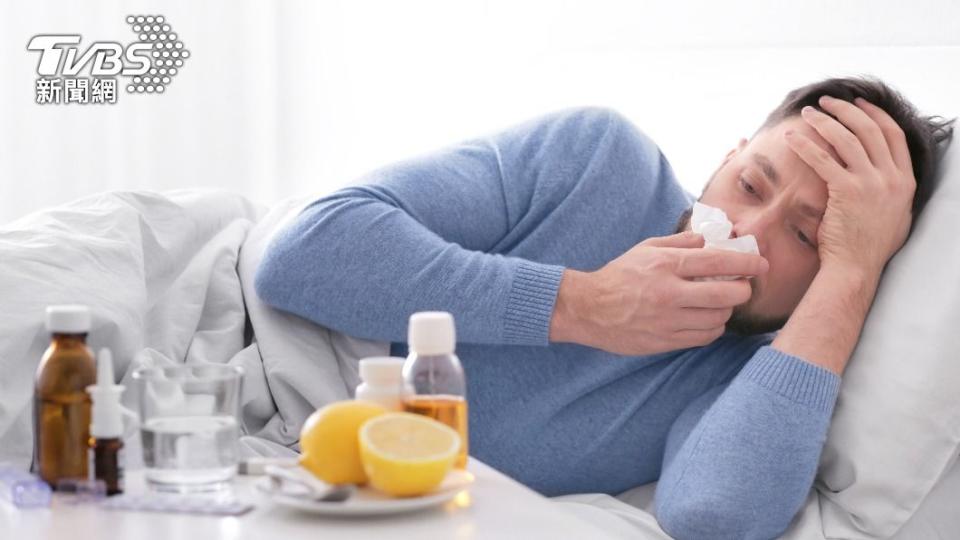 流感的某些症狀雖與一般感冒相同。（示意圖／shutterstock達志影像）