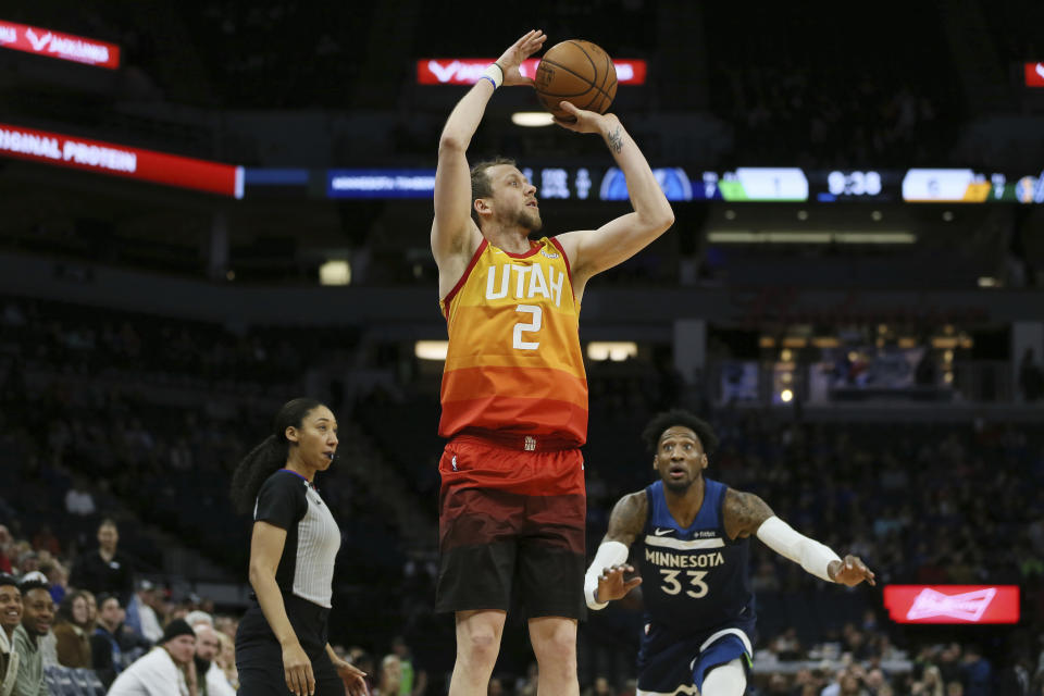 Utah Jazz's Joe Ingles shoots the ball in the first half of an NBA basketball game against the Minnesota Timberwolves, Wednesday, Dec. 11, 2019, in Minneapolis. (AP Photo/Stacy Bengs)