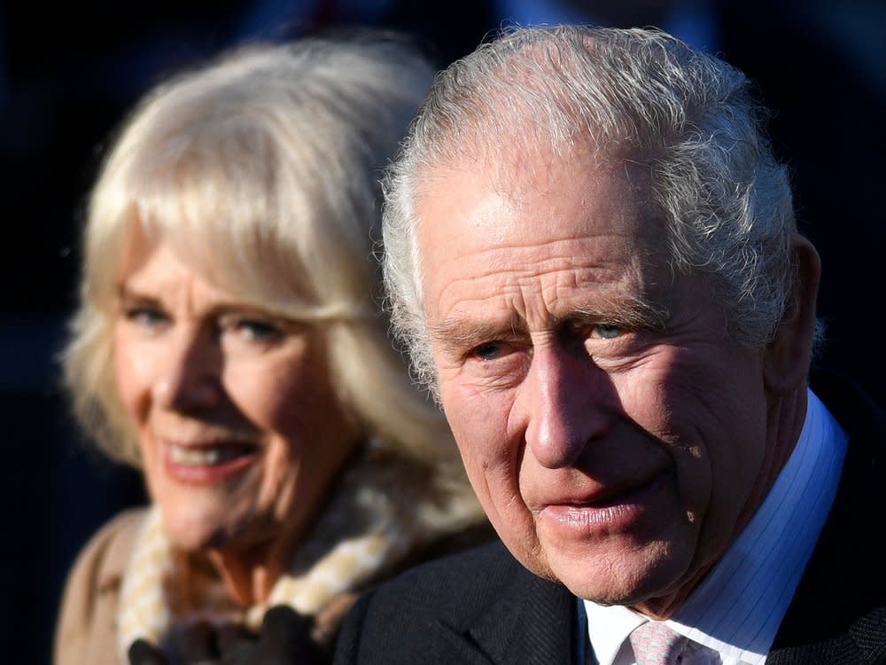 "Endlich König! Charles und der Kampf um die Monarchie": Der britische König Charles III. und seine Ehefrau, Königin Camilla. (Bild: ZDF/AFP / Scarff, Oli)