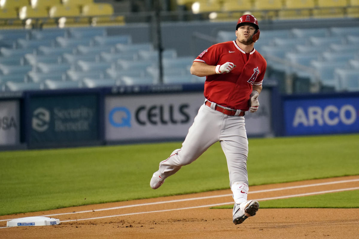 Trout ranks 10th in MLB jersey sales, behind Kiké Hernández